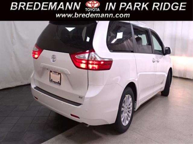 Toyota Sienna 2017 photo 20